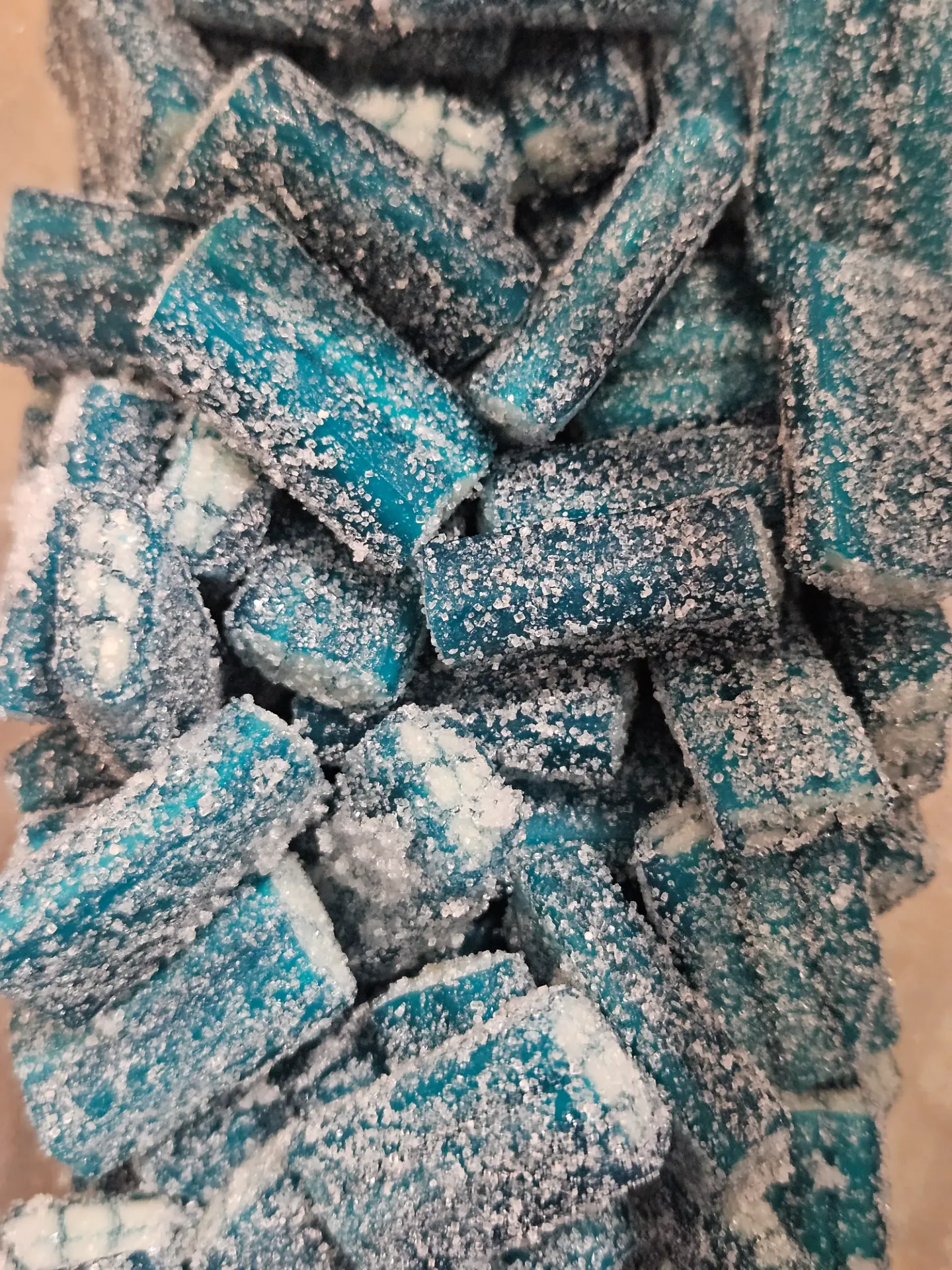 Brique framboise acidulée (vendu par 100gr)