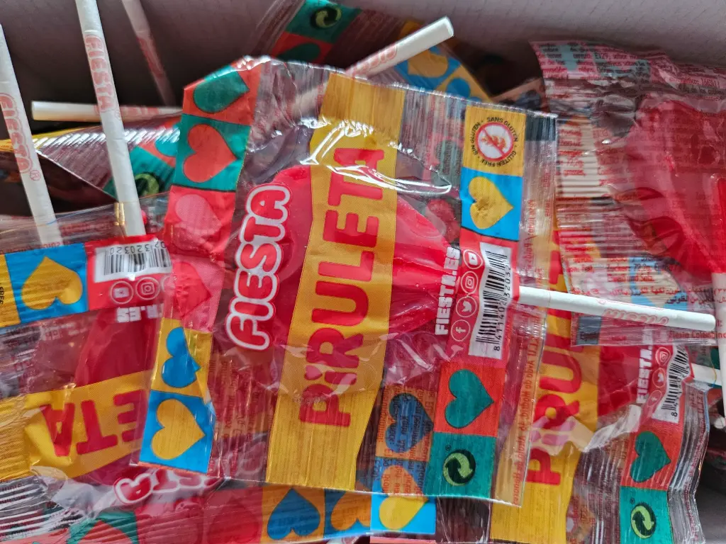 Sucette coeur cerise (vendu à l'unité)