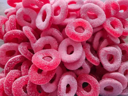Anneaux fraise acidulé (vendu par 100gr)